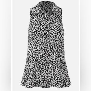 cabi Befriend Top Size Medium NWT. Spring 2020 Style #5733